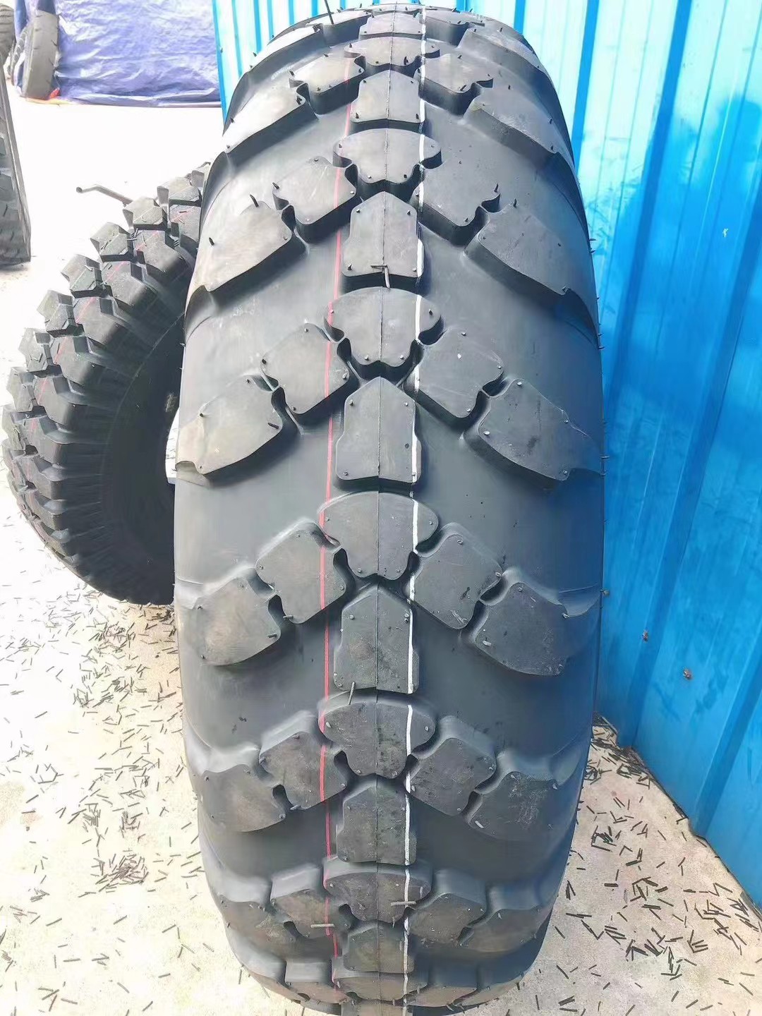 15.00-21 military tyre